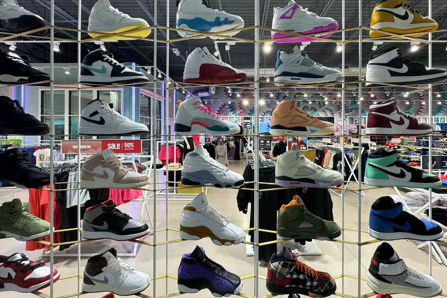 Nike Is Back! The Smart Moves Driving Today’s Stock Surge