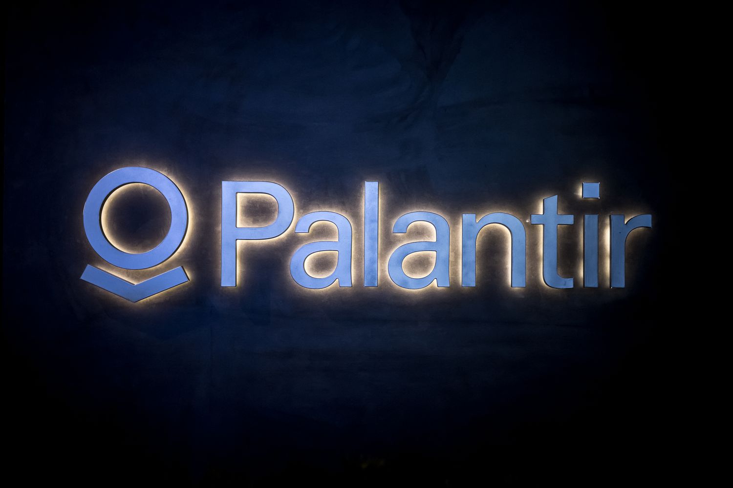 Biggest S&P 500 Loser: Why Palantir Stock Just Took a Huge Hit